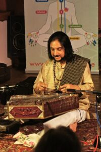 Bhajan Sopori im Sahaja Yoga Zentrum