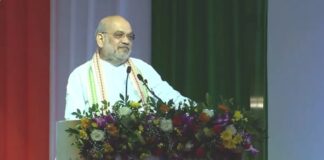 केंद्रीय गृह मंत्री अमित शाह ने मुंबई में एक कार्यक्रम को संबोधित करते हुए कहा है कि वंदे मातरम् सिर्फ एक गीत नहीं है। मातृभाषा के महत्व पर उन्होंने कहा कि एक बच्चा अपनी मातृभाषा में ही भारत को समझ सकता है