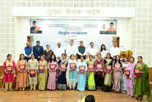 देहरादून: सीएम ने आयुष व ईएसआई के 332 नव नियुक्त कर्मियों को दिए नियुक्ति पत्र, कहा-समर्पण के साथ काम करें