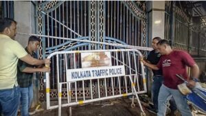 बंगाल पंडाल हादसा : चोरबागान भगदड़ में 19 की मौत, एक अन्य की हालत गंभीर; पुलिस हिरासत में 14 लोग